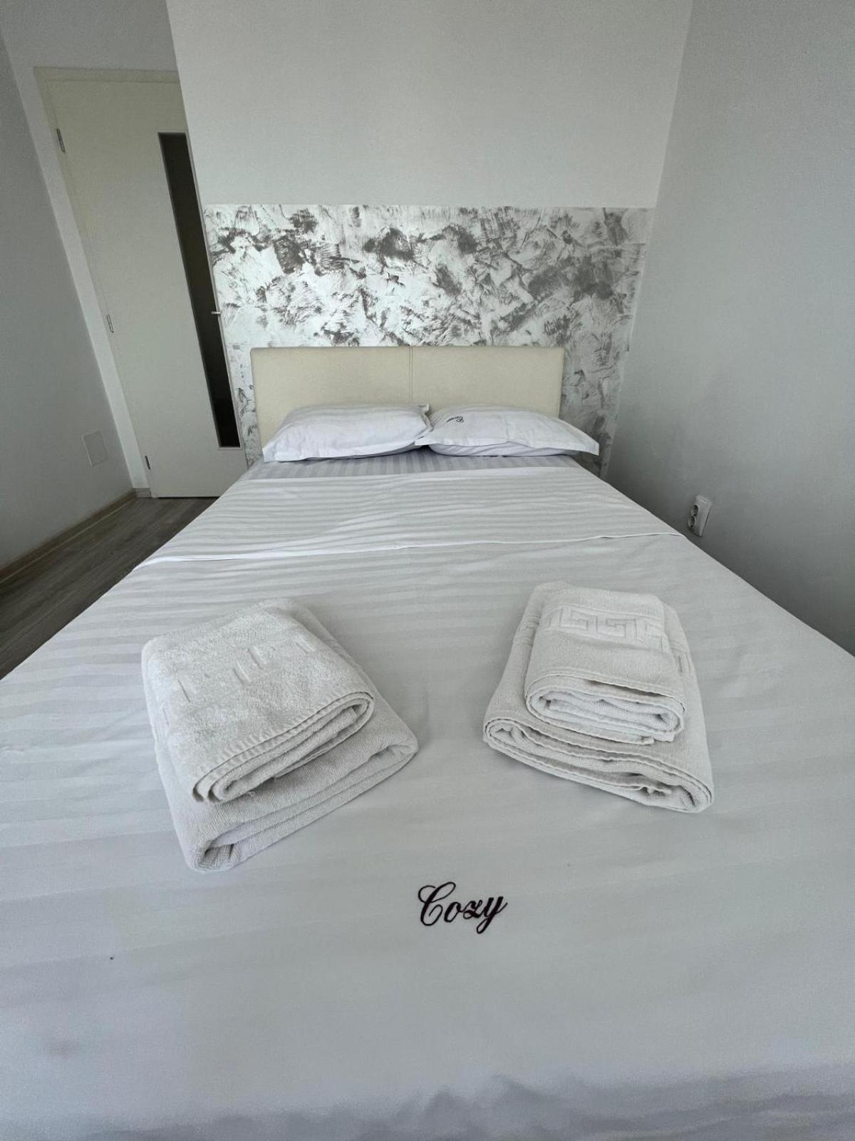 Cozy 3 Bedroom Apartments In Centre Of Iasi Palas Mall Extérieur photo